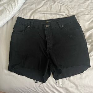 Lee’s Size 10 Black Denim Shorts